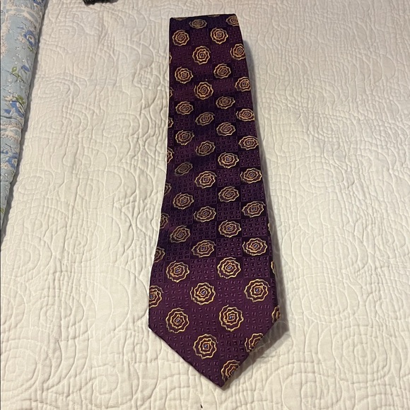 Jos. A. Bank Purple and Gold Patterned Tie - Picture 1 of 2